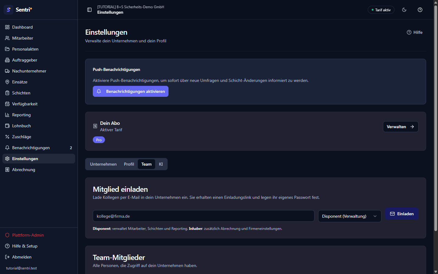 Team-Reiter mit Kasten „Mitglied einladen" (E-Mail-Feld + Rollen-Dropdown Disponent/Inhaber + Einladen-Knopf)
